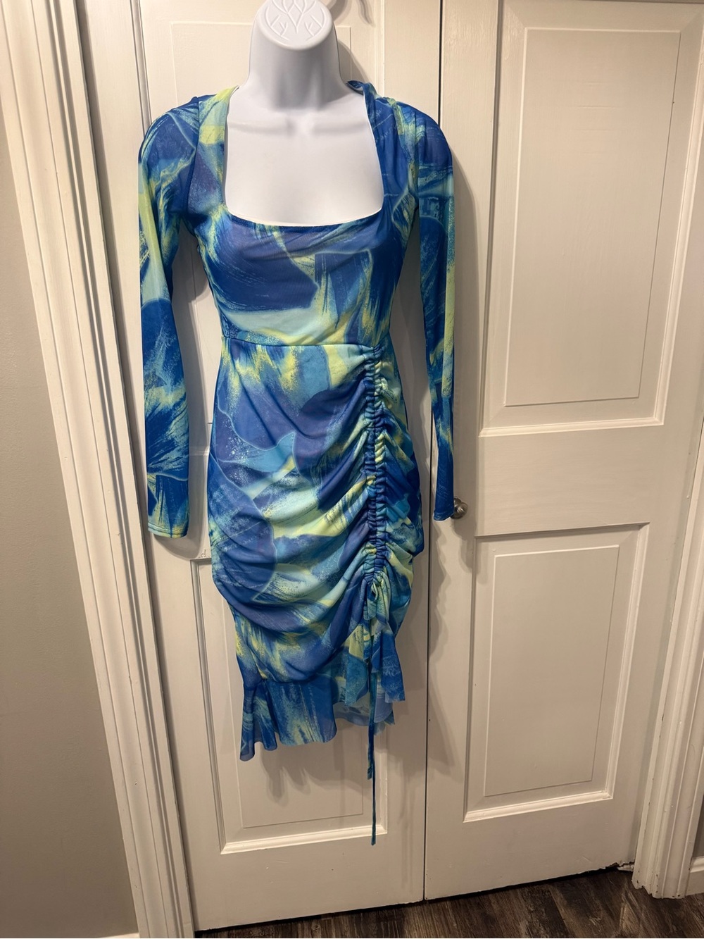 PrettyLittleThing Blue and Green Ruched Long Sleeve Square Neck Dress